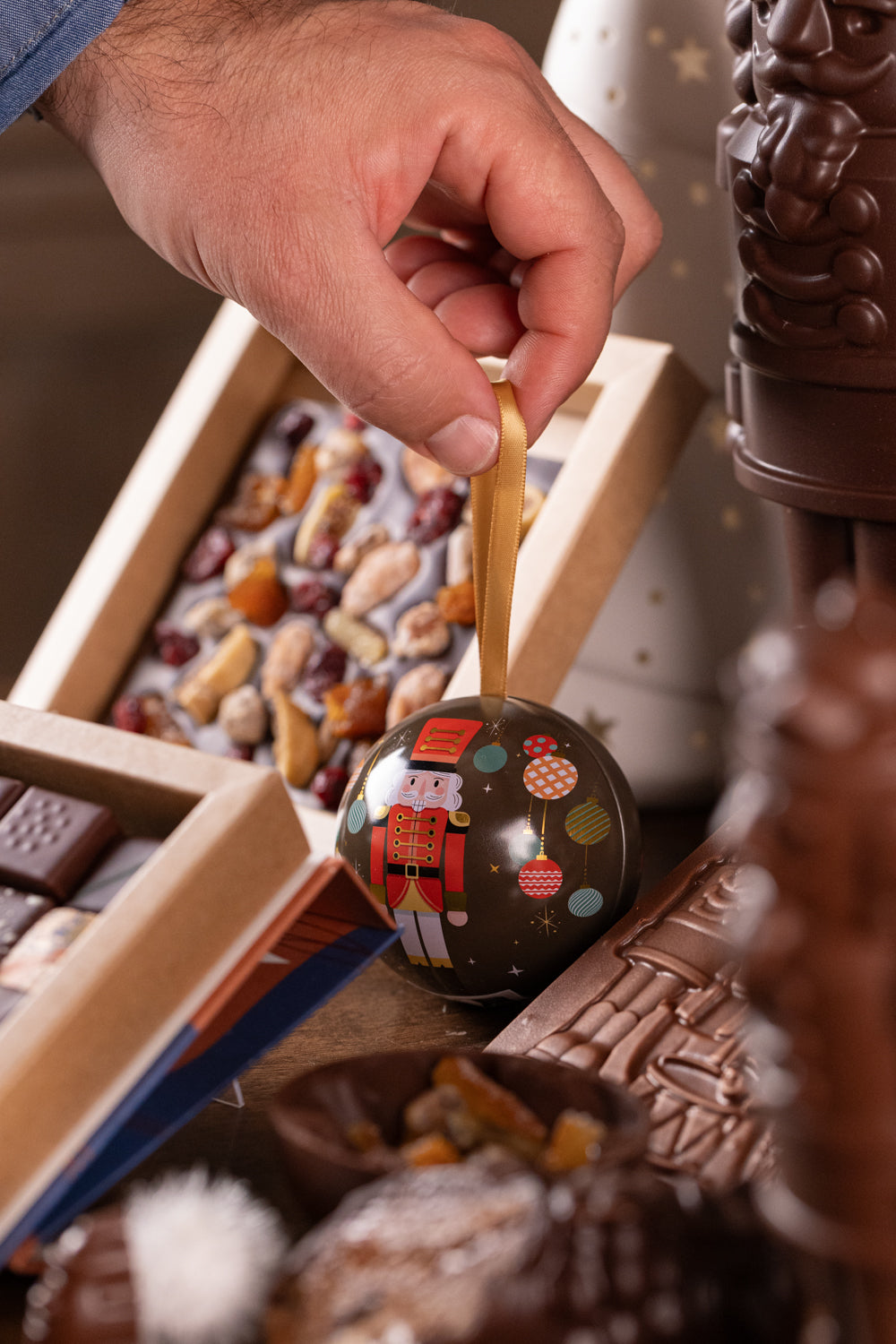 Boule métallique de Noël - Casse-Noisette