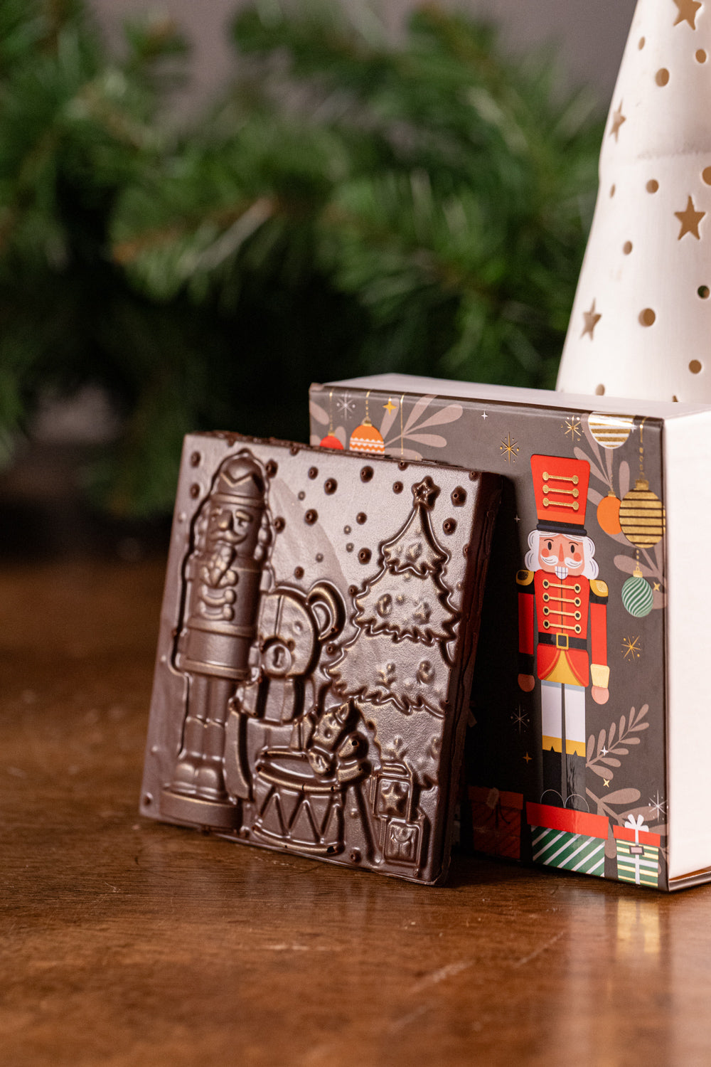 Tablette garnie de caramel et de praliné au maïs grillé version pop corn - Casse-Noisette