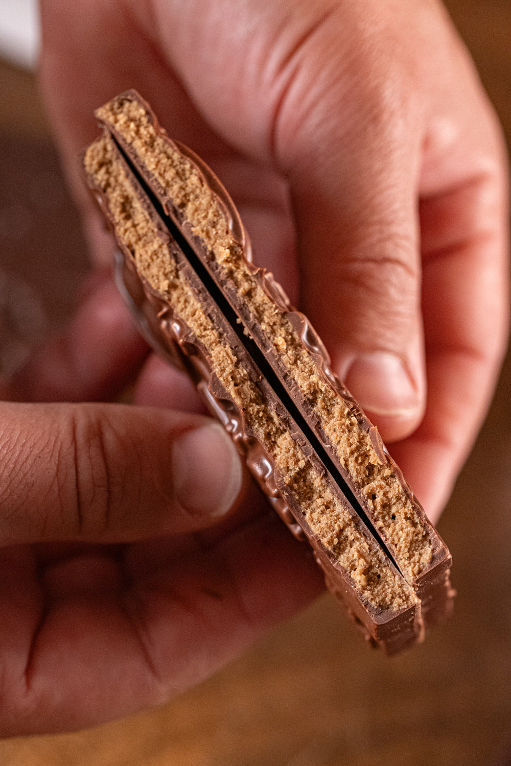 Tablette garnie de caramel et de praliné au maïs grillé version pop corn - Casse-Noisette