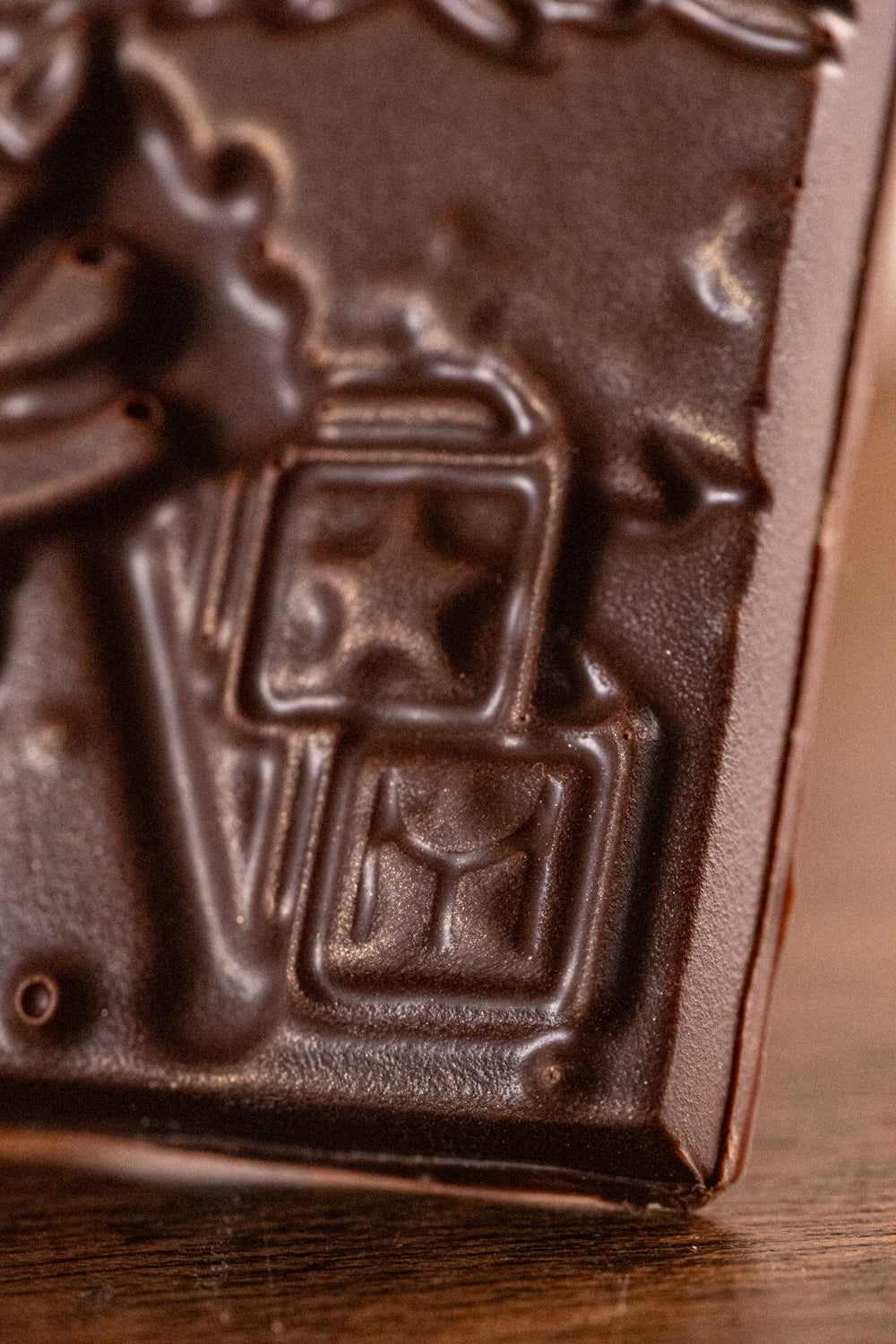 Tablette garnie de caramel et de praliné au maïs grillé version pop corn - Casse-Noisette