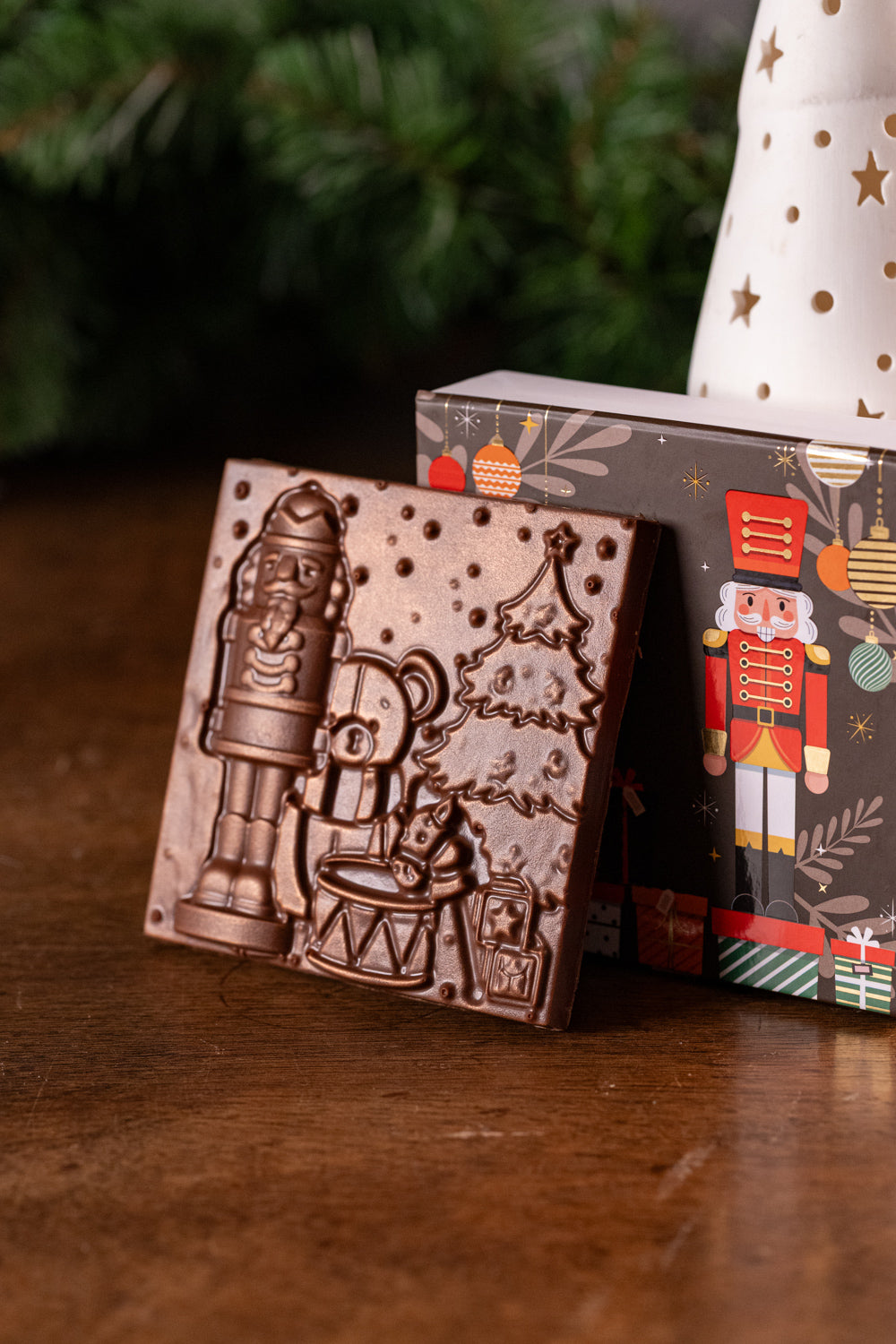 Tablette garnie de caramel et de praliné au maïs grillé version pop corn - Casse-Noisette