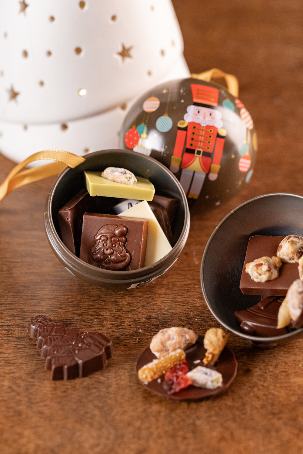 Boule métallique de Noël - Casse-Noisette