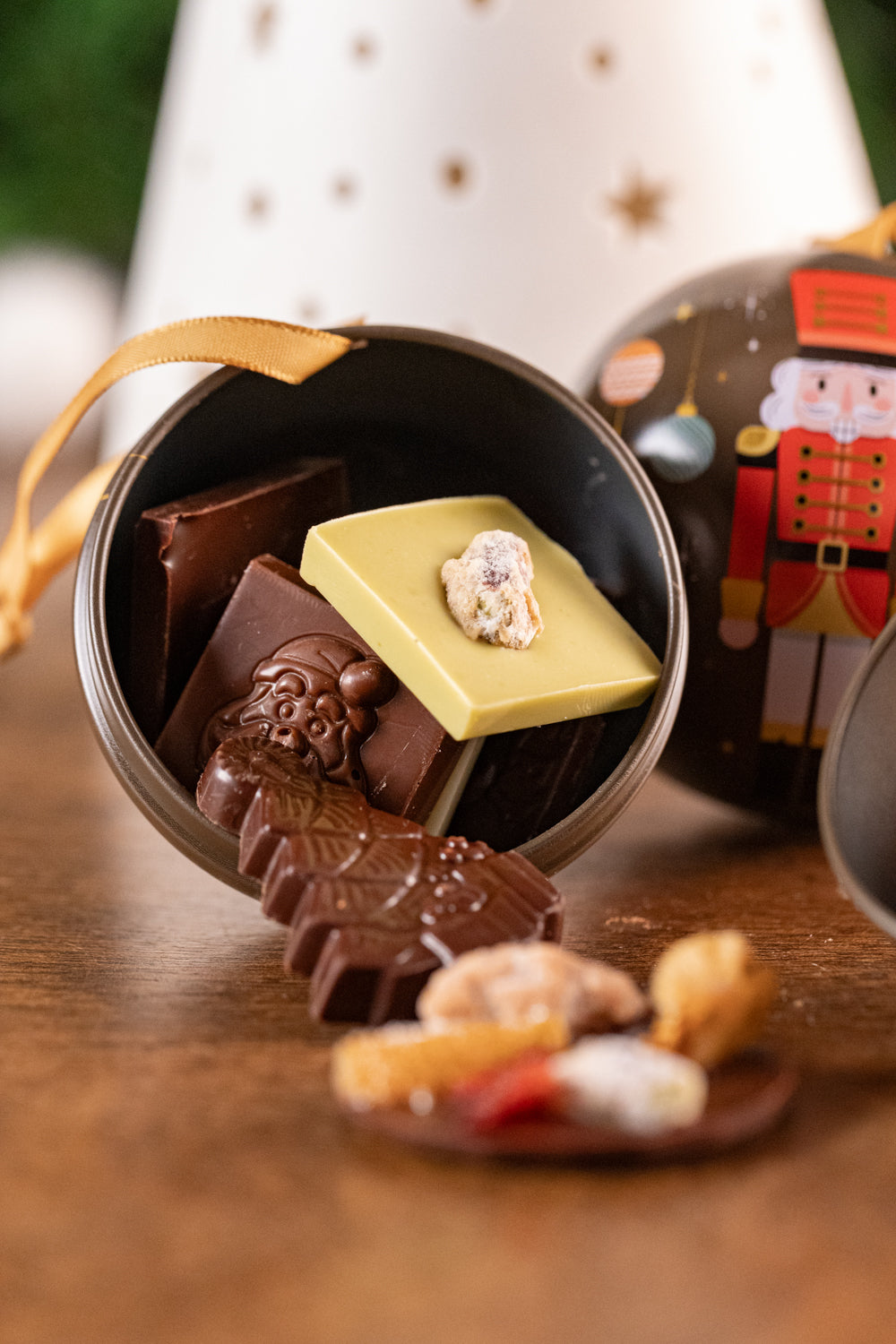 Boule métallique de Noël - Casse-Noisette